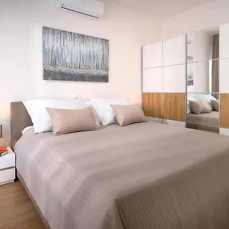 Hillside Panorama View * Murter